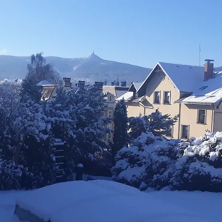 Jasmin Πανσιόν Λίμπερεκ